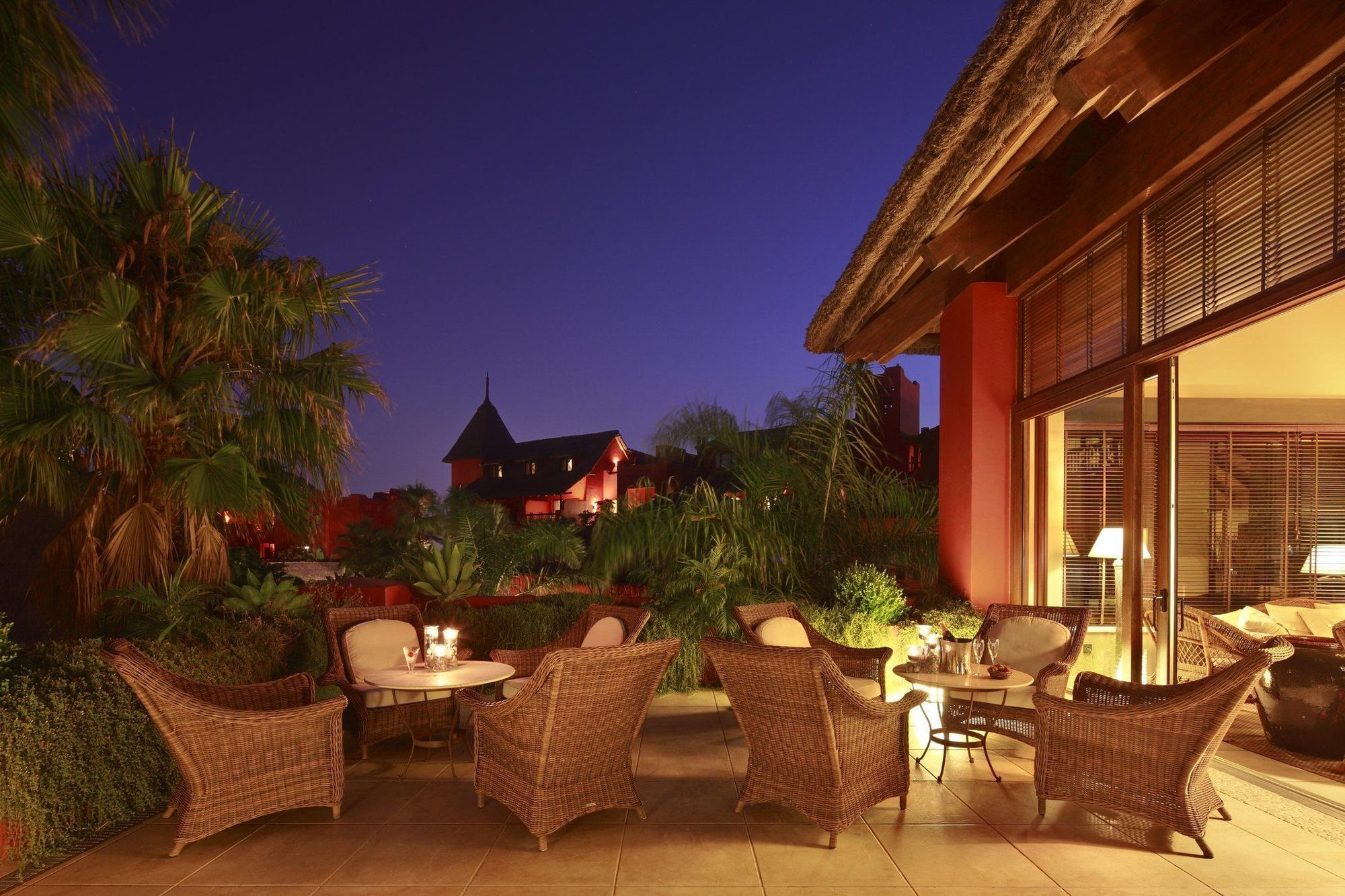 Asia Gardens Hotel & Thai Spa, A Royal Hideaway Hotel Finestrat Étterem fotó The Terrace at the Mandarin Oriental, Munich