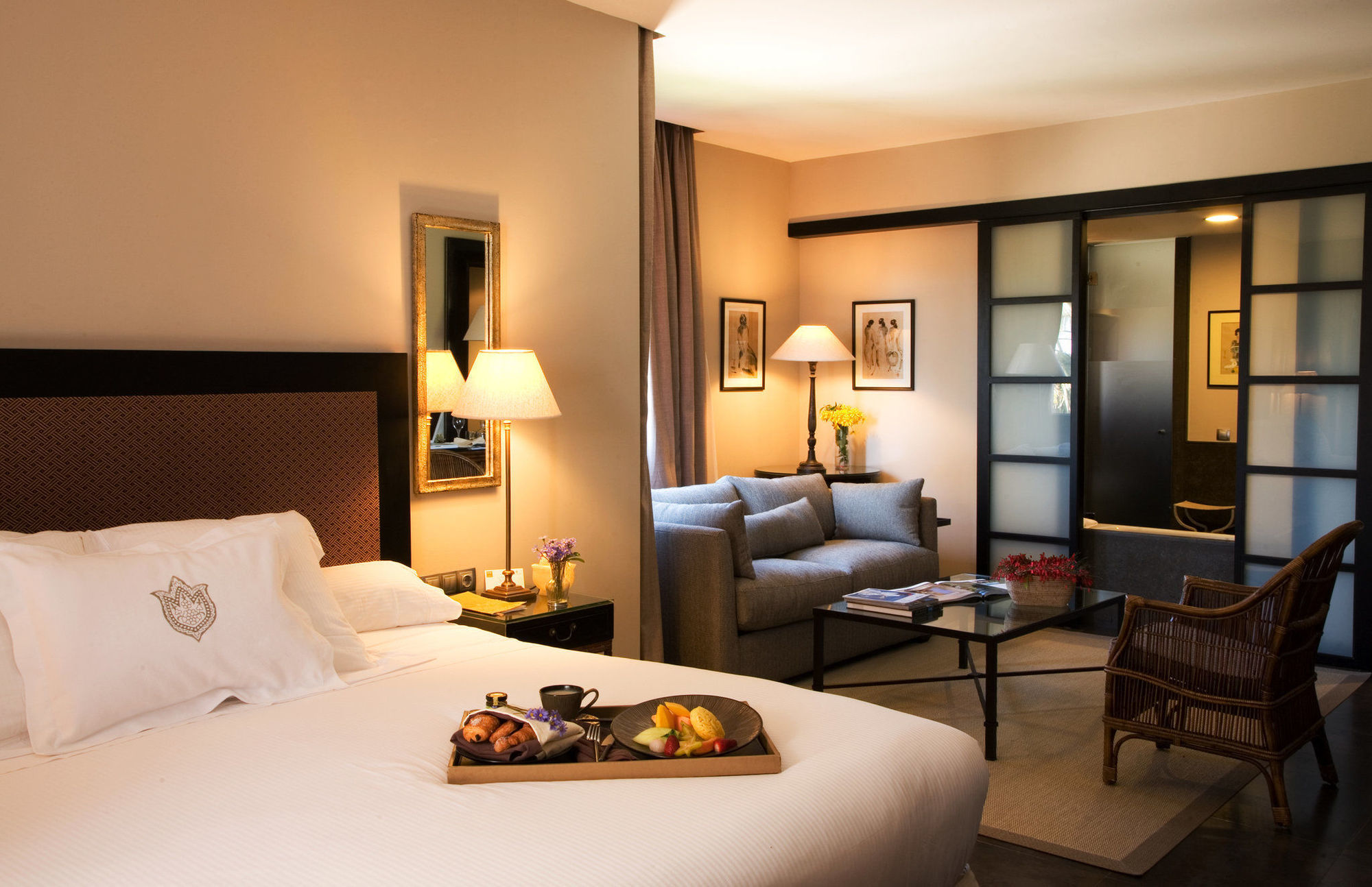 Asia Gardens Hotel & Thai Spa, A Royal Hideaway Hotel Finestrat Szoba fotó A room at the hotel