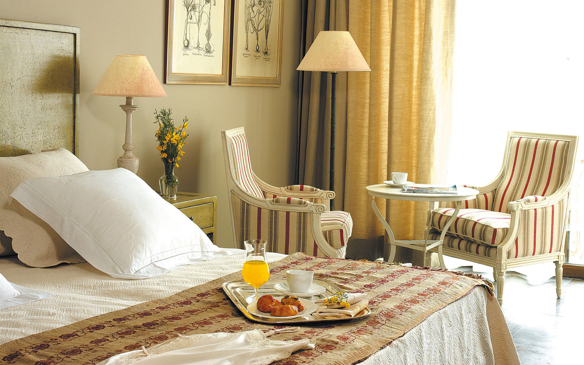 Asia Gardens Hotel & Thai Spa, A Royal Hideaway Hotel Finestrat Kültér fotó A room at the hotel
